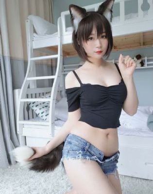 日日夜夜精彩视频_国产无码网页在线观看